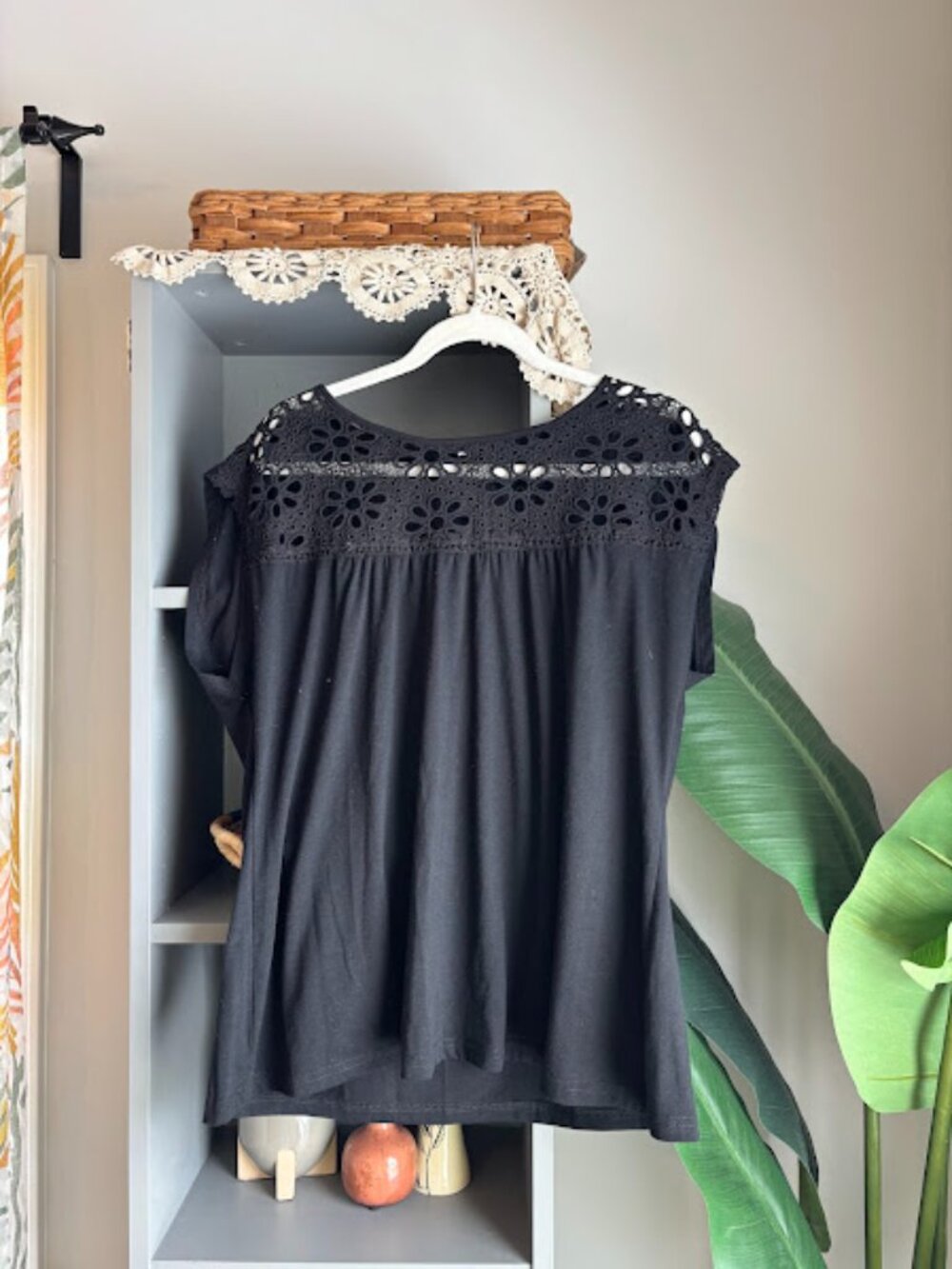 amazon fashion eyelet detail cap sleeve top